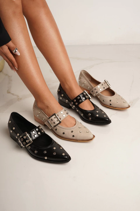 FLATS SARA CON TACHAS