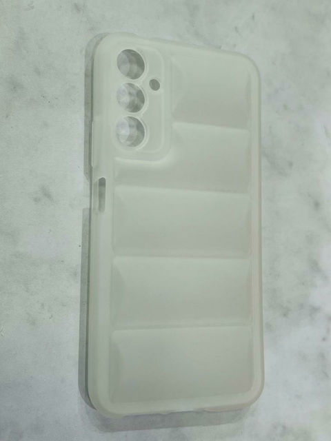 CASE PUFFER WHITE A34