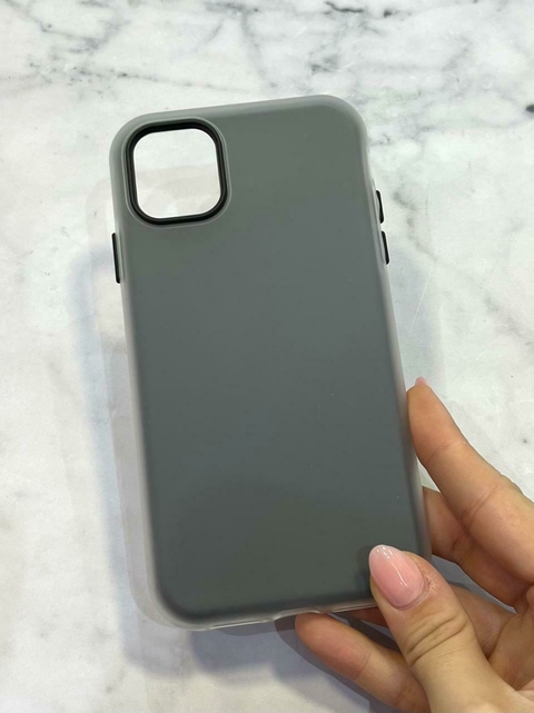 CASE RIGIDA NEGRA MATTE - IPH 11 - comprar online