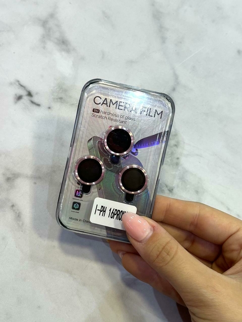 LENTE PARA CAMARA CON DETALLE ROSA IPH 16 PRO MAX - comprar online