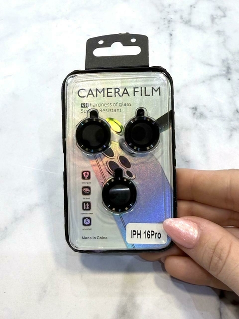 LENTE PARA CAMARA CON DETALLE NEGR0 IPH 16 PRO - comprar online