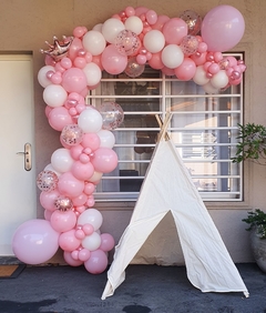 Medio arco organico rosa pastel