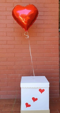 CAJA CON BUBBLE PERSONALIZADA CON GOLOSINAS ADENTRO