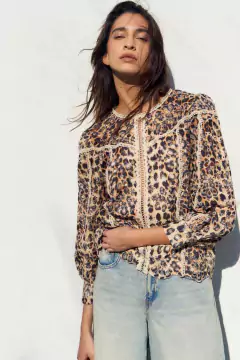 Blusa Broderie Animal en internet