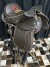 0928-30 - Sela De Cabeça 15'' Bordada MM Café - comprar online