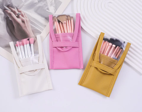 Estuche de eco cuero + set de brochas x10