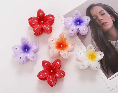 BROCHE FLOR HAWAIANA CON DIAMANTES X6