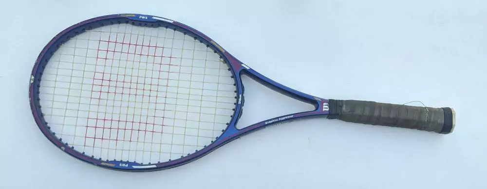 Raquette Wilson Graphite Aggressor High Beam – Poignée L4 (4 1/2) – Série 008