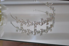 Tiara Folhas de Zircônias - loja online