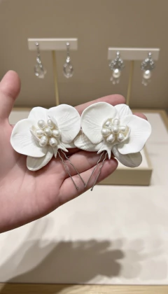 Grampos Orquídeas Pérolas Naturais Par - comprar online