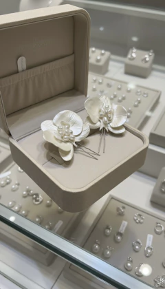 Grampos Orquídeas Pérolas Naturais Par - comprar online