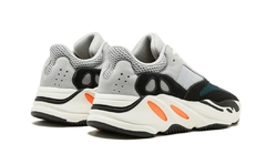 Yeezy Boost 700 Wave Runner en internet