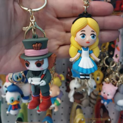 LLAVERO SILICONA - Alicia en internet