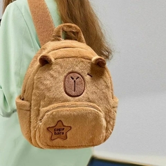 MOCHILA CAPYBARA PELUCHE - comprar online