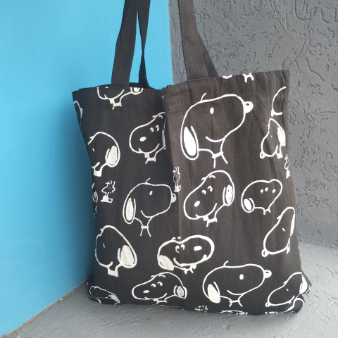 BOLSO TOTE - Snoopy negra - comprar online