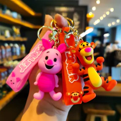 LLAVERO SILICONA - Winnie Pooh y amigos