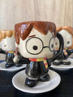 TAZA PREMIUM - Harry Potter parado - comprar online
