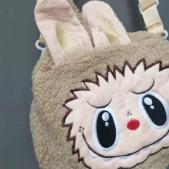 CARTERA PELUCHE - Labubu en internet