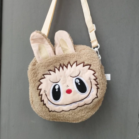 CARTERA PELUCHE - Labubu - comprar online