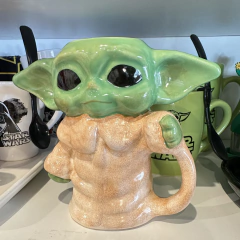 TAZA PREMIUM - Baby Yoda cuerpo - comprar online