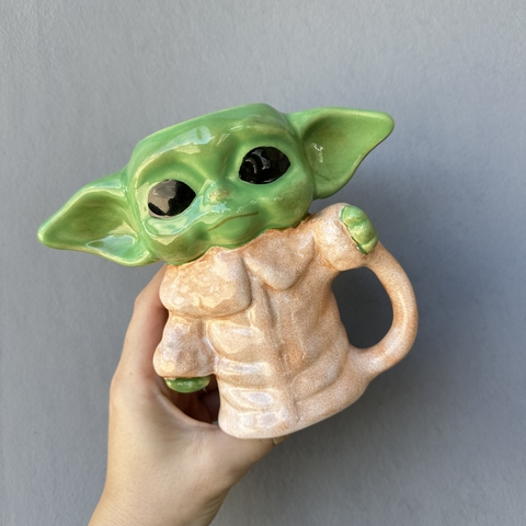 TAZA PREMIUM - Baby Yoda cuerpo