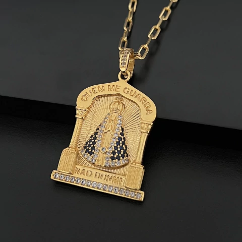 PINGENTE N.SENHORA CRAVEJADO / QUEM ME GUARDA NÃO DORME 3,7X3,2CM - comprar online