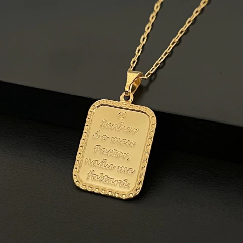 PINGENTE MEDALHA MAIOR ESCRITA O SENHOR É O MEU PASTOR - 2x2,4CM - comprar online