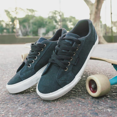 Zapatilla skate DROP de cuero descarne gamuzado