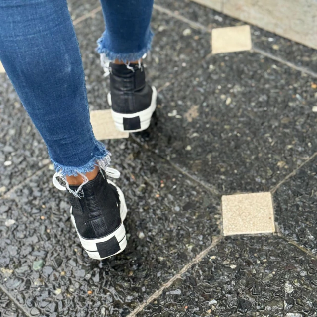 Zapatilla de caña alta con plataforma ORIGINAL HIGH REPTIL — imagen 8