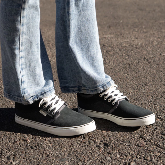 Zapatilla DENVER con cuero descarne gamuzado
