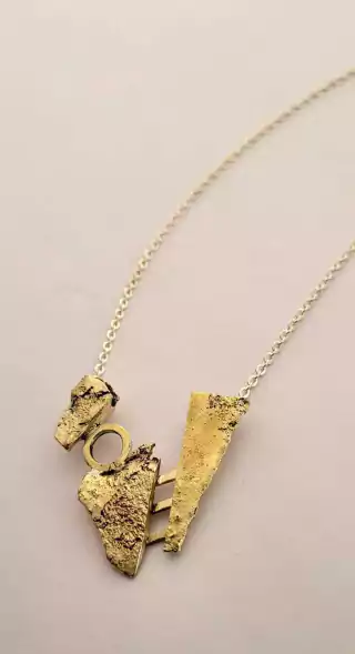 Collar, Struk