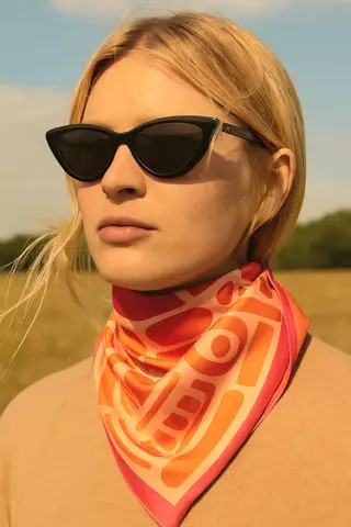 Pañuelo Libre Camel, 70 x 70 cm [PRE-ORDER] - comprar online