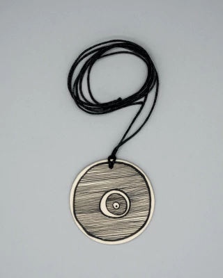 Medallón Nu 24025 [Pieza única] - comprar online