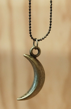 Collar imaginería luna