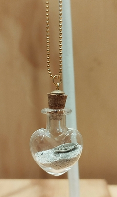 Collar en vidrio en forma de corazón