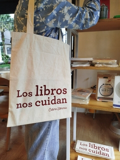 Tote bag los libros nos cuidan