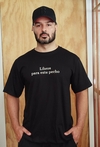 CAMISETA CON MENSAJE DE LIBROS PARA ESTE PECHO