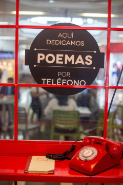 Poemas por teléfono modalidad global