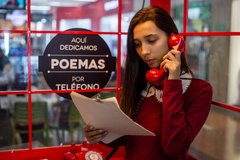 Poemas por teléfono nacional