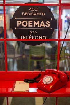 Poemas por teléfono nacional - Cabina Literaria - Poemas, regalos literarios y café