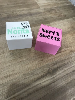 Caja 9x9x8 con tapa deslizante personalizada - comprar online