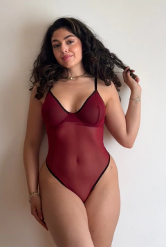 Body Lola Bordó en internet