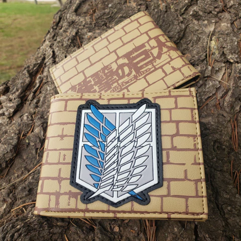 Billetera Attack on Titan