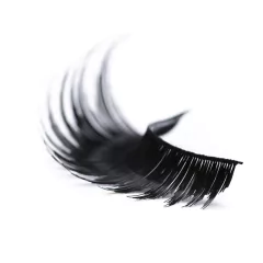 Cílios postiços (médio) na internet