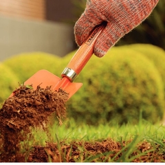 Palita ancha metálica, para jardinería Tramontina, con mango de madera
