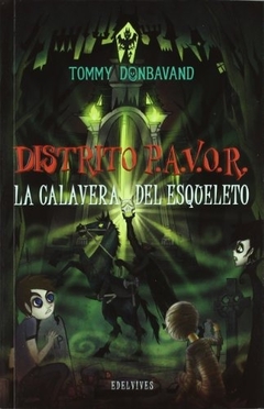 La calavera del esqueleto