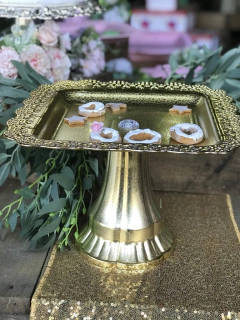 BANDEJA CON PIE 30X30X21CM X UNIDAD PA43-B-03/04 en internet