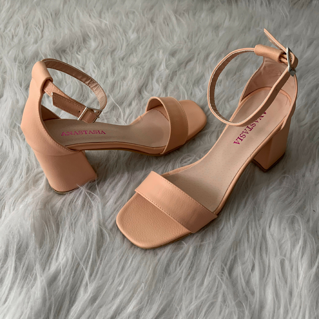 Olivia Nude Feria thumbnail 2