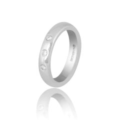 aliança de ouro com diamante 