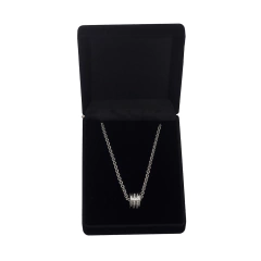 Colar Bulgari B.zero1 com diamantes